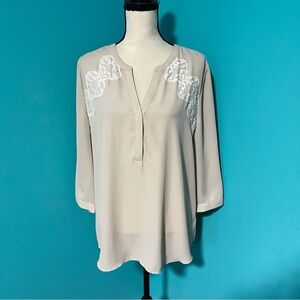 Chico’s L Tan Split Neck Embellished Pleated Back Tunic Top